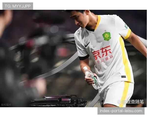 人物特写:从梯队到队长,25岁的张源如何成为成都蓉城更衣室领袖 人物特写:从梯队到队长,25岁的张源如何成为成都蓉城更衣室领袖